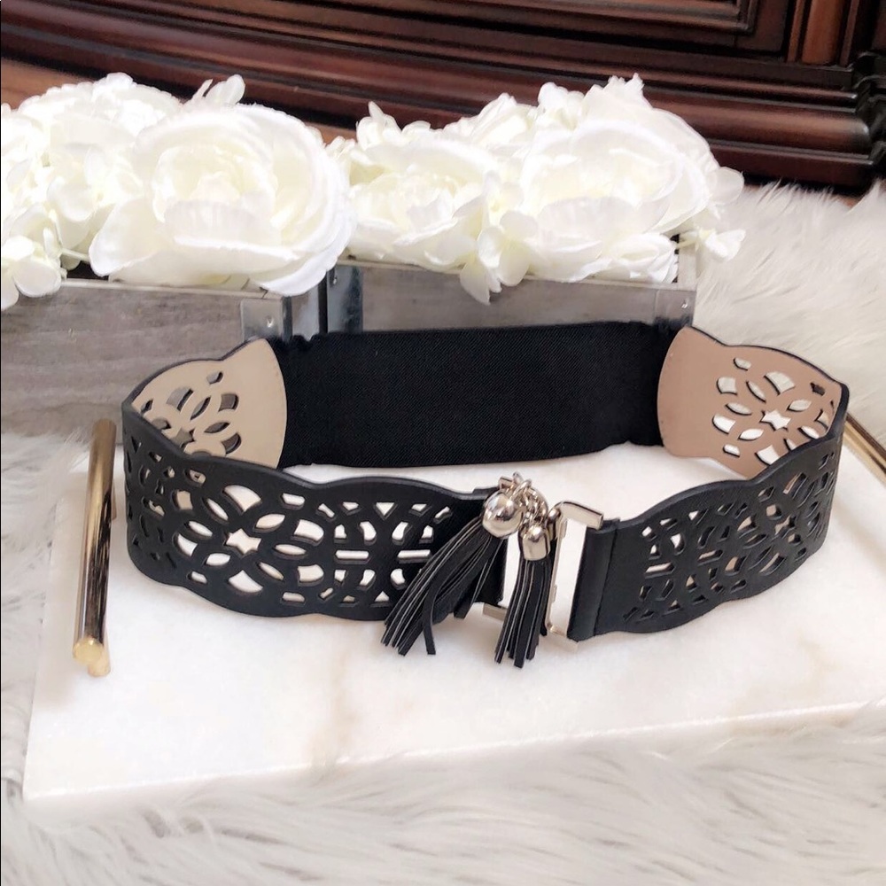 Black stretch belt from APT.9